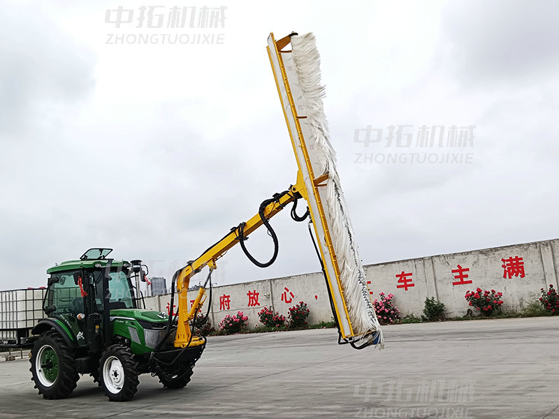 輪式光伏清洗機(jī) (2).jpg