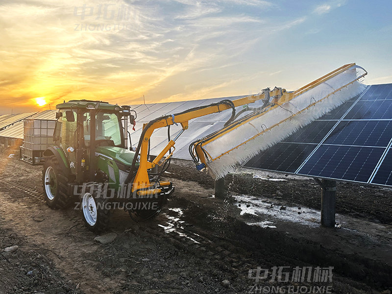 輪式光伏清洗機(jī) (5).jpg